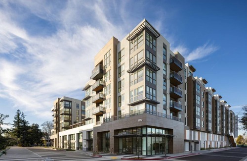 Mountain View Condominio | Family Friendly 2BR Condo at Avelle with Hot Tub & Pool