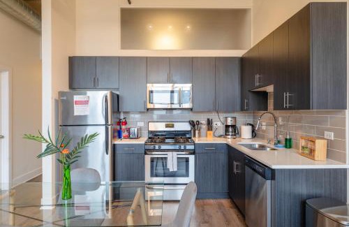 Near South Side Apartamento | Family Friendly 2BR South Loop Suite with Optional Parking and Gym Access Sleeps up to 8 Near McCormick Place and Soldier Field