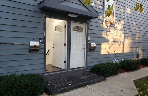 Evanston Apartamento | Family-friendly 3-bdrm-2bth apt w/AC, WiFi, & private prkng in Evanston-Near NWU