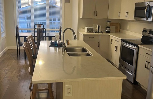 Saskatoon Casa | Family Friendly 3 bedroom Home Away from Home