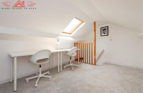 Darlington Casa | Family-Friendly 3-Bed Home in Central Location with Garden & Parking