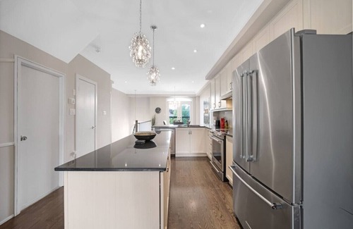 Lakeview Casa | Family-Friendly 3BR Mississauga Home w/ Parking