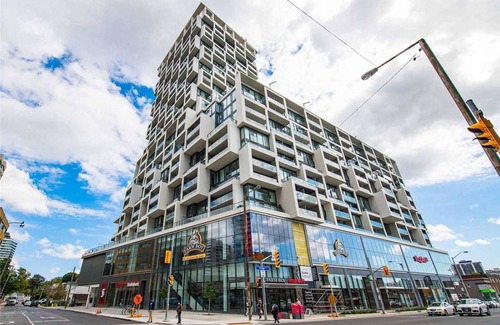 Mount Pleasant West Casa | Family-friendly 3BR residential oasis in the heart of Toronto