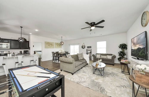 Katy Casa | Family-Friendly 4-bedroom Oasis with Fully Equipped Kitchen & Relaxing Vibes