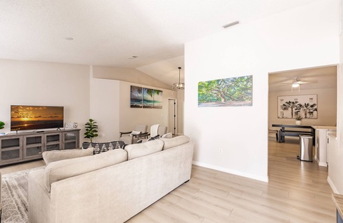 Fruitville Casa | Family friendly 4 bed 2 bath home in a peaceful neighborhood 15min to Siesta Key