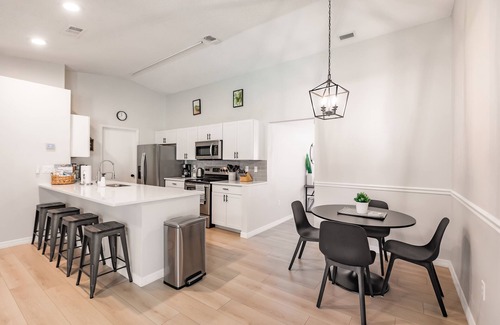 Fruitville Casa | Family friendly 4 bed 2 bath home in a peaceful neighborhood 15min to Siesta Key