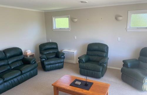 Picton Casa | Family friendly 4 bedroom home with outdoor living