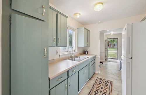 Westland Casa | Family Friendly 4 Beds/Sleeps 6 In Peaceful Westland