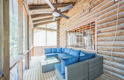 East Wakefield Cabina | Family friendly 4 season lakefront oasis! NH foliage & apple picking are calling