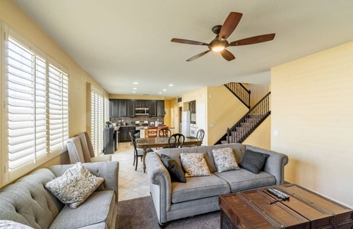 Fontana Casa | Family-friendly 4BR Home | Spacious Great Location