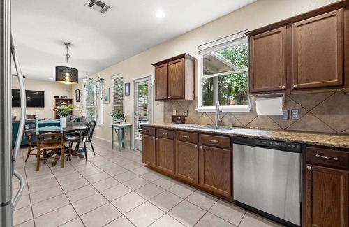 Austin Casa | Family-Friendly 4BR House with Backyard Oasis & Multi-Month Discounts