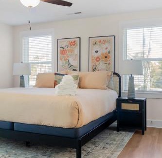 Durham Casa | Family-Friendly 4BR with Fenced Yard & Parking