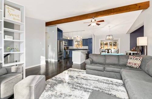 Eagan Casa | Family-Friendly 5-Bed Retreat