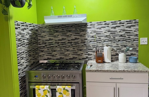 Webster Casa | Family-friendly 5-Bedroom Webster Home w/ Cozy Balcony - Perfect for Families!