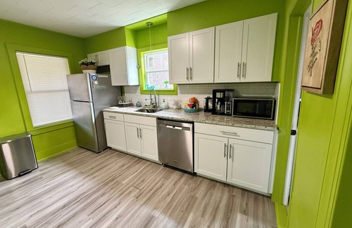 Webster Casa | Family-friendly 5-Bedroom Webster Home w/ Cozy Balcony - Perfect for Families!