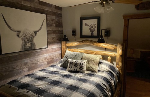 Bland Cabina | Family Friendly Lodge de 6 dormitorios; un granero restaurado en 70 acres