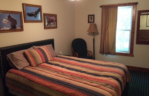 Bland Cabina | Family Friendly Lodge de 6 dormitorios; un granero restaurado en 70 acres