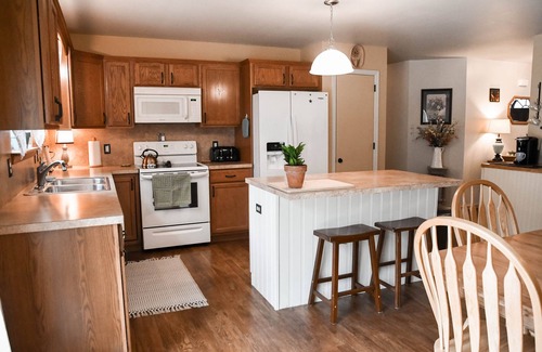 Jim Thorpe Casa | Family friendly Adventure at your door step biking, rafting and butterfly house