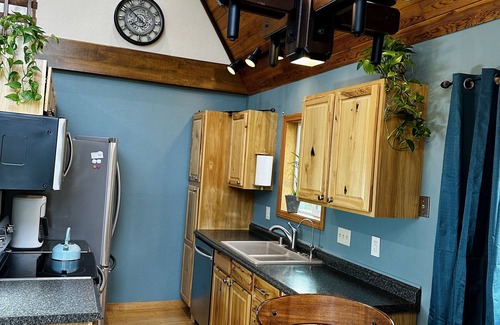 Mid-Hillside Casa | Family-friendly and Pet-friendly