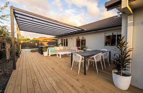 Papamoa Beach Casa | Family Friendly Aquatic lovers dream in Papamoa Beach