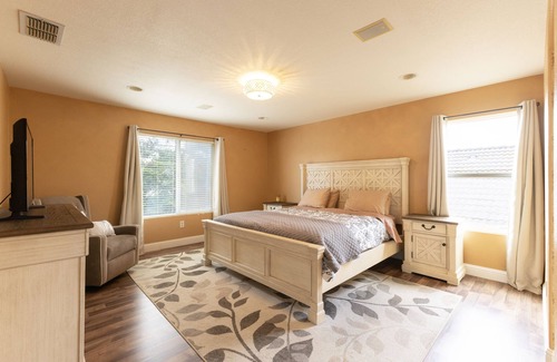 Elk Grove Casa | Family Friendly Area within 5 Min of Parks, Trails, Wineries, Breweries!