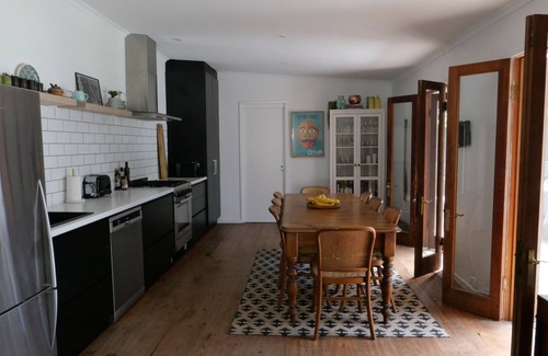 Somers Casa | Family friendly beach house 5 mins walk from beach & yacht club.