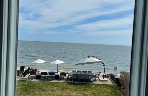 Clinton Casa | Family friendly beachfront escape