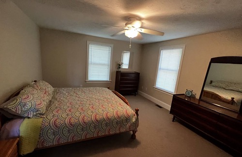Lyman Casa | Family Friendly beautiful home on Bunganut Lake. Weekly rentals only.