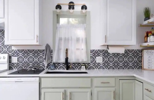 Amarillo Casa | Family friendly, Business friendly, Updated, fully stocked, pets welcome