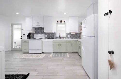 Amarillo Casa | Family friendly, Business friendly, Updated, fully stocked, pets welcome