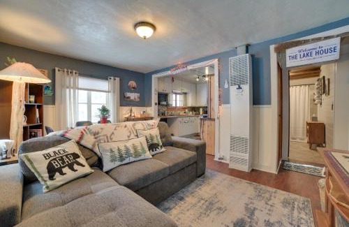 Prudenville Casa | Family-Friendly Cabin Walk to Lake Access!