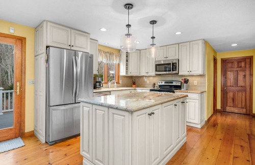 Plymouth Casa | Family-Friendly Cape Home – Pool & Beach Access