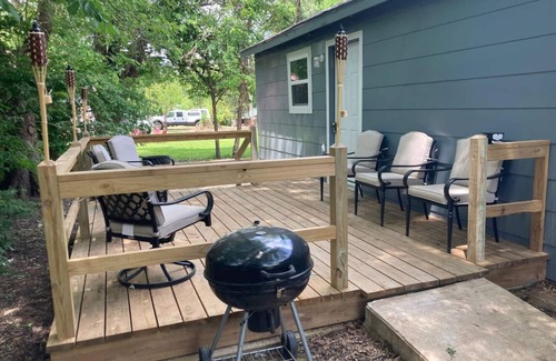 Van Buren Casa | Family-Friendly Central 3BR/2BA Van Buren Home w/Fire Pit & Starlink WiFi