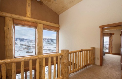 Innsbruck Val Moritz Chalet De Esquí | Family friendly Chalet with expansive views and Hot Tub. Many outdoor options