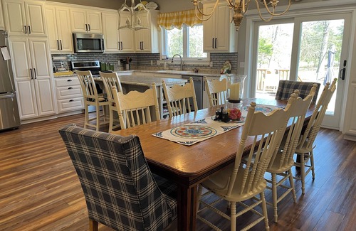 Cassville Casa | Family-friendly close to SDC, Branson, Eureka Springs, Table Rock, Roaring River