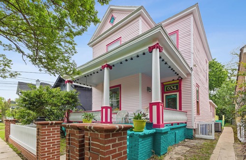 Columbus Casa | Colorful Historic Uptown Home close to Hospitals, Ft Benning/Moore and CSU