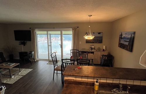 Anglemont Condominio | Family friendly Condo on the lake!
