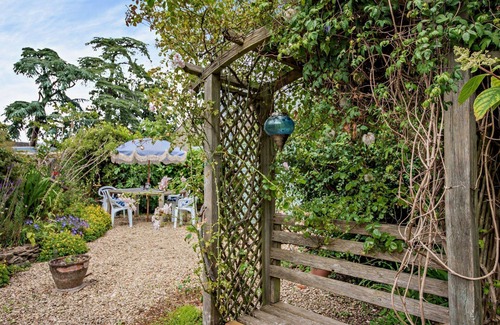 Tetbury Cabaña | Family friendly cottage - Buttercup Cottage