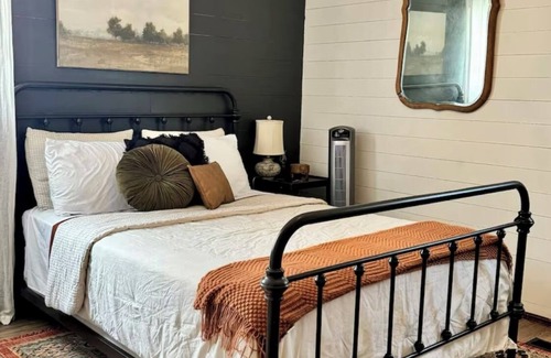 Clinton Otro | Family friendly Countryside stay! Easy access to Route 66 and I-40