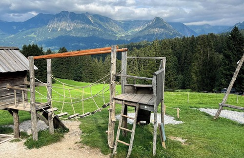 Missen-Wilhams Apartamento | Family-friendly apartment right by the ski lift and hiking trail with swimming pool and sauna