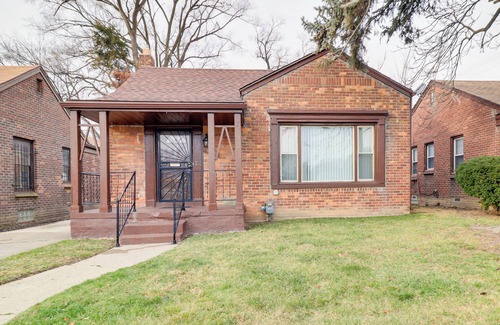 Detroit Cabaña | Family-friendly Detroit Home: 12 Mi to Downtown!