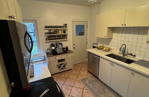 Parkdale Casa | Family-friendly fully detached home close to Lakeshore, High Park & Roncesvalles