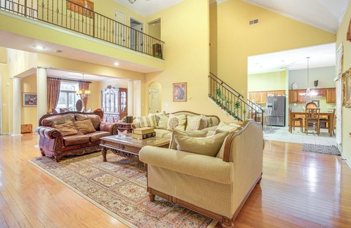 Lakes of Forest Hill Casa | Family-Friendly Gem w/ Home Office in Memphis