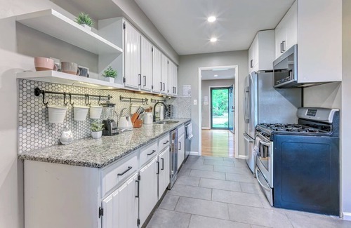 Seminary Hill Casa | Family-Friendly Getaway | Kid Amenities | Backyard