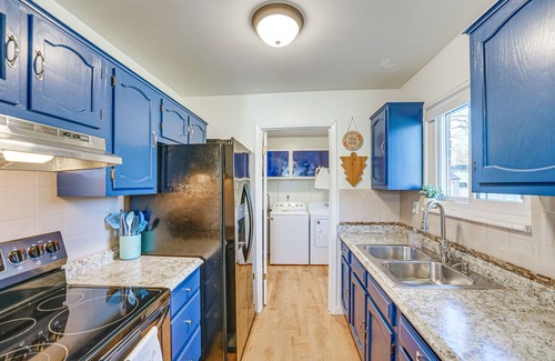 Mitchell Cabaña | Family-friendly Getaway w/ Fire Pit in Ann Arbor