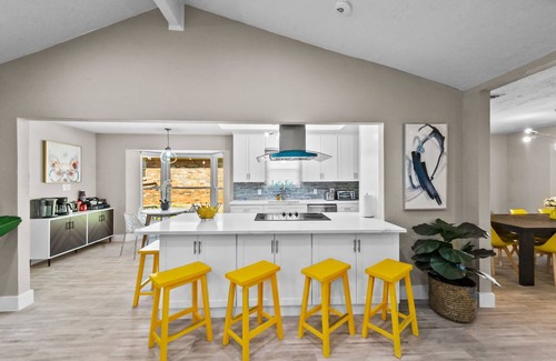 Richardson Casa | Family Friendly, Heated Pool Spa, 2 King Beds, Games, Grill, Cornhole, Foosball