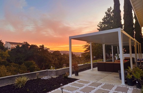 Walnut Casa | Family friendly Hillside Retreat in Walnut