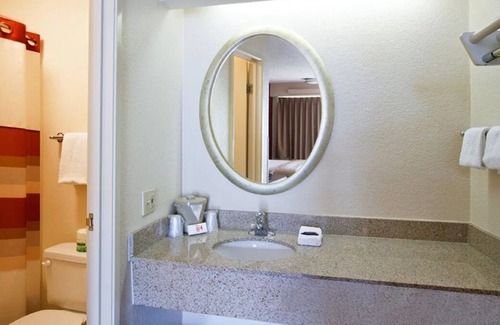 Bowmansville Casa | Family-friendly Hotel Near Downtown Buffalo! w/ Free Parking, Pets are Allowed!