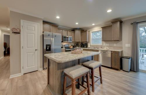 Colonial Beach Casa | Family-Friendly Home with Deck Near Colonial Beach!