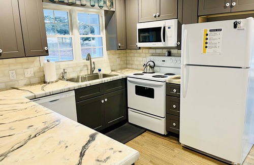 Harrisonburg Casa | Family friendly house close to college campuses, hiking, Massanutten, and more.